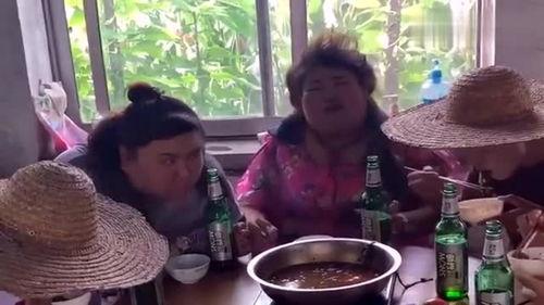 农村老娘子吃瓜视频播放,揭秘乡村生活趣味瞬间 农村老娘子吃瓜视频播放,揭秘乡村生活趣味瞬间